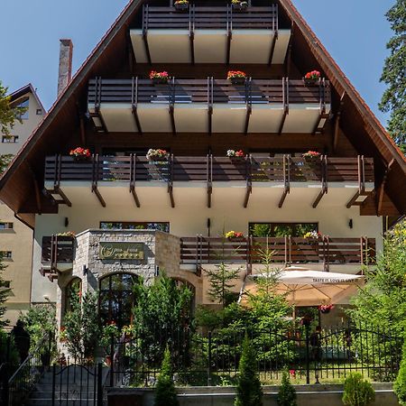 Opus Villa Sinaia Exteriör bild The house of the writer in the village of Vrana