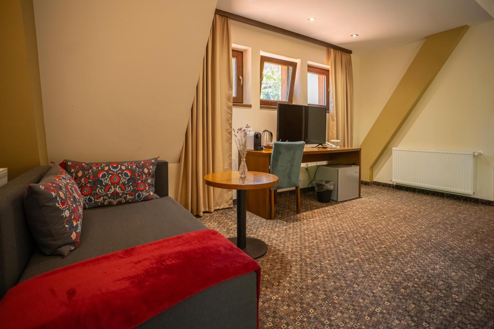 Opus Villa Sinaia Exteriör bild A typical room at the hotel