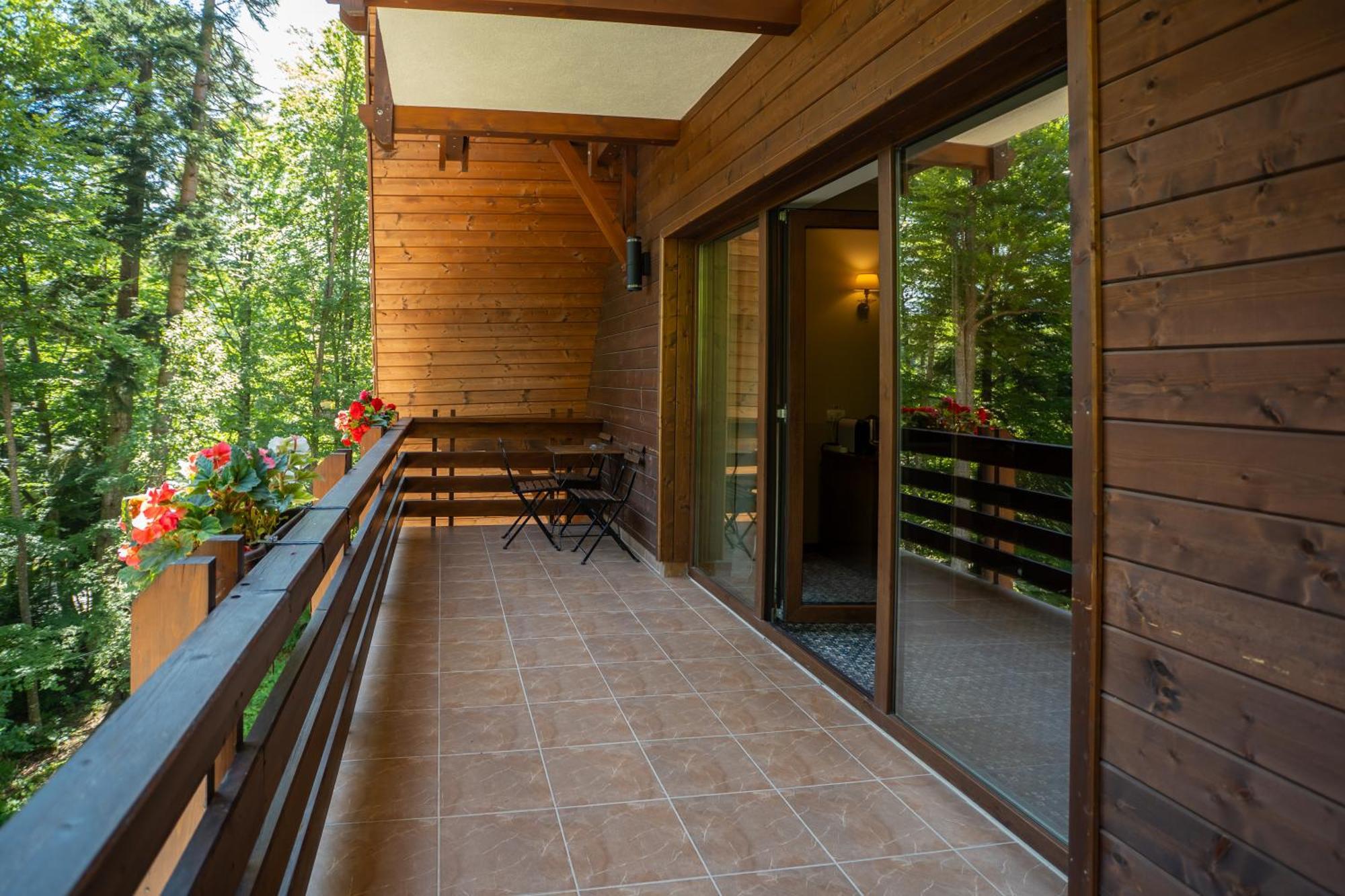 Opus Villa Sinaia Exteriör bild A balcony