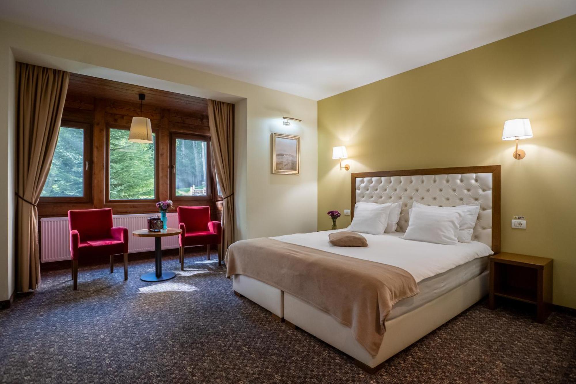 Opus Villa Sinaia Exteriör bild A room at the hotel