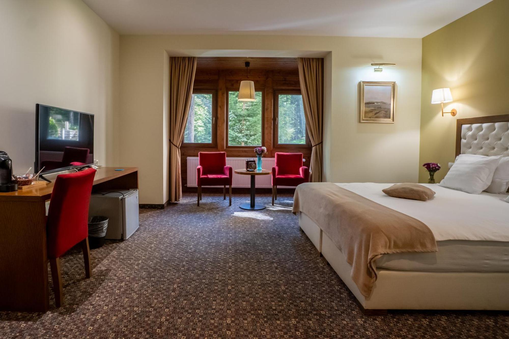 Opus Villa Sinaia Exteriör bild A room at the hotel