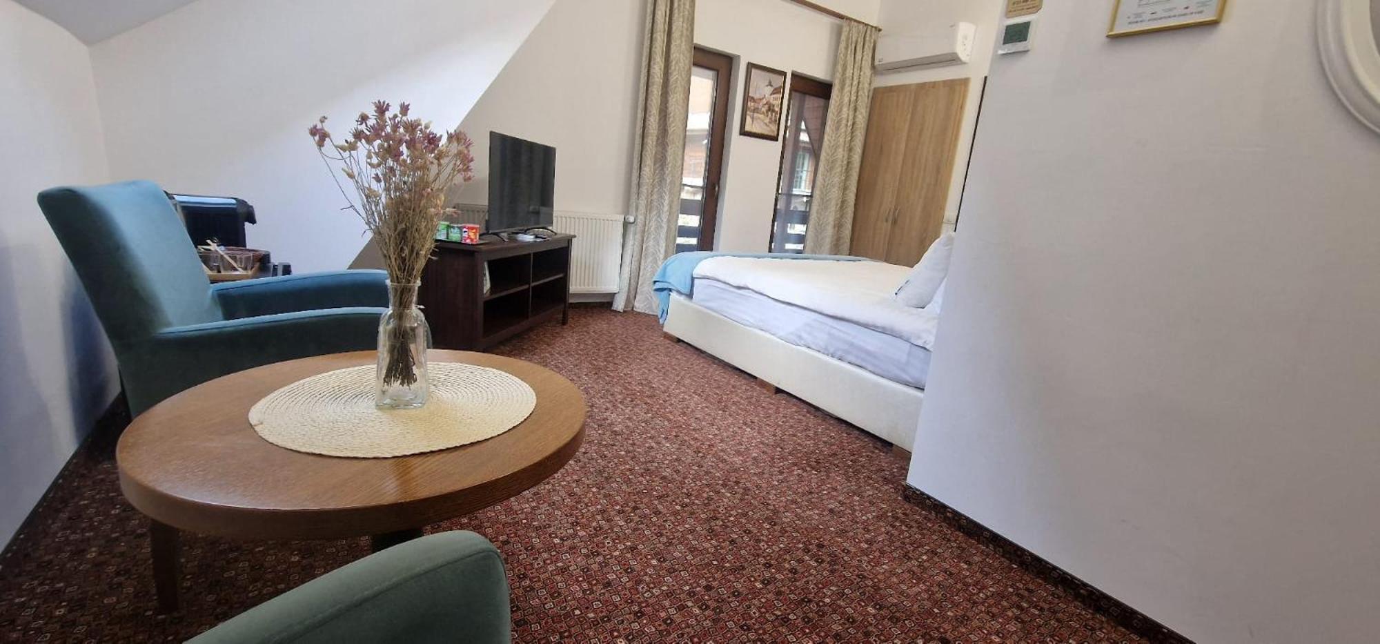 Opus Villa Sinaia Exteriör bild A room at the hotel